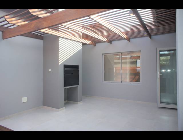 4 BEDROOM HOUSE FOR SALE IN PALM LAKES ESTATE